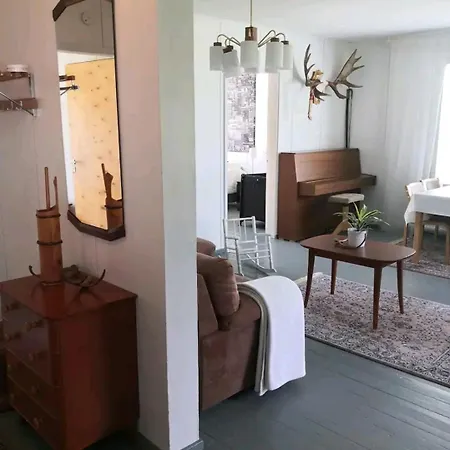 Eco Countryside House By The River & Hottub Simo