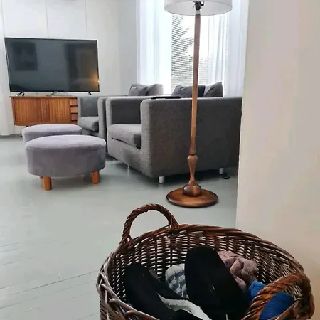 빌라 Eco Countryside House By The River & Hottub *