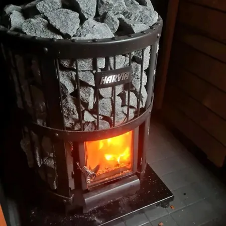 Eco Countryside House By The River & Hottub * Simo