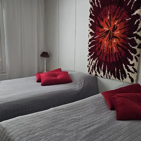 빌라 Eco Countryside House By The River & Hottub Simo