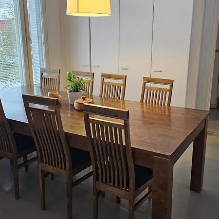 Eco Countryside House By The River & Hottub