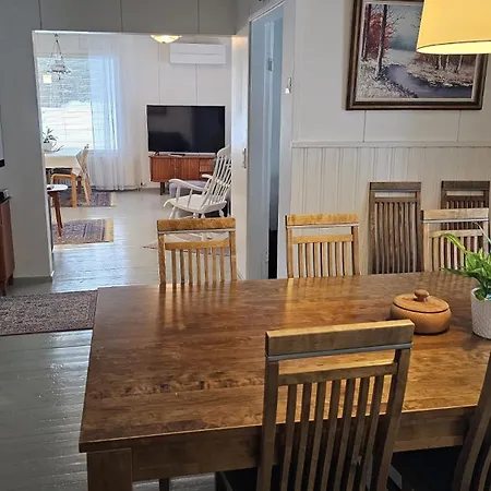 Eco Countryside House By The River & Hottub 빌라 *